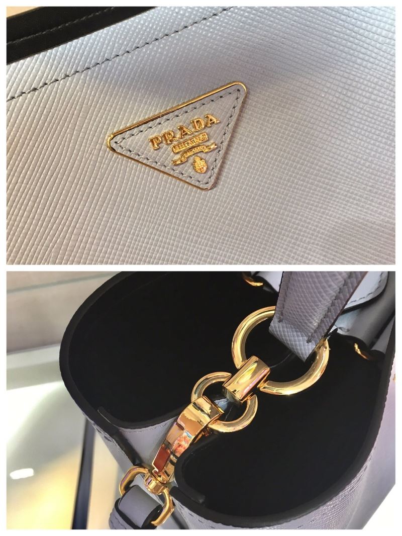 Pra*a tote bags